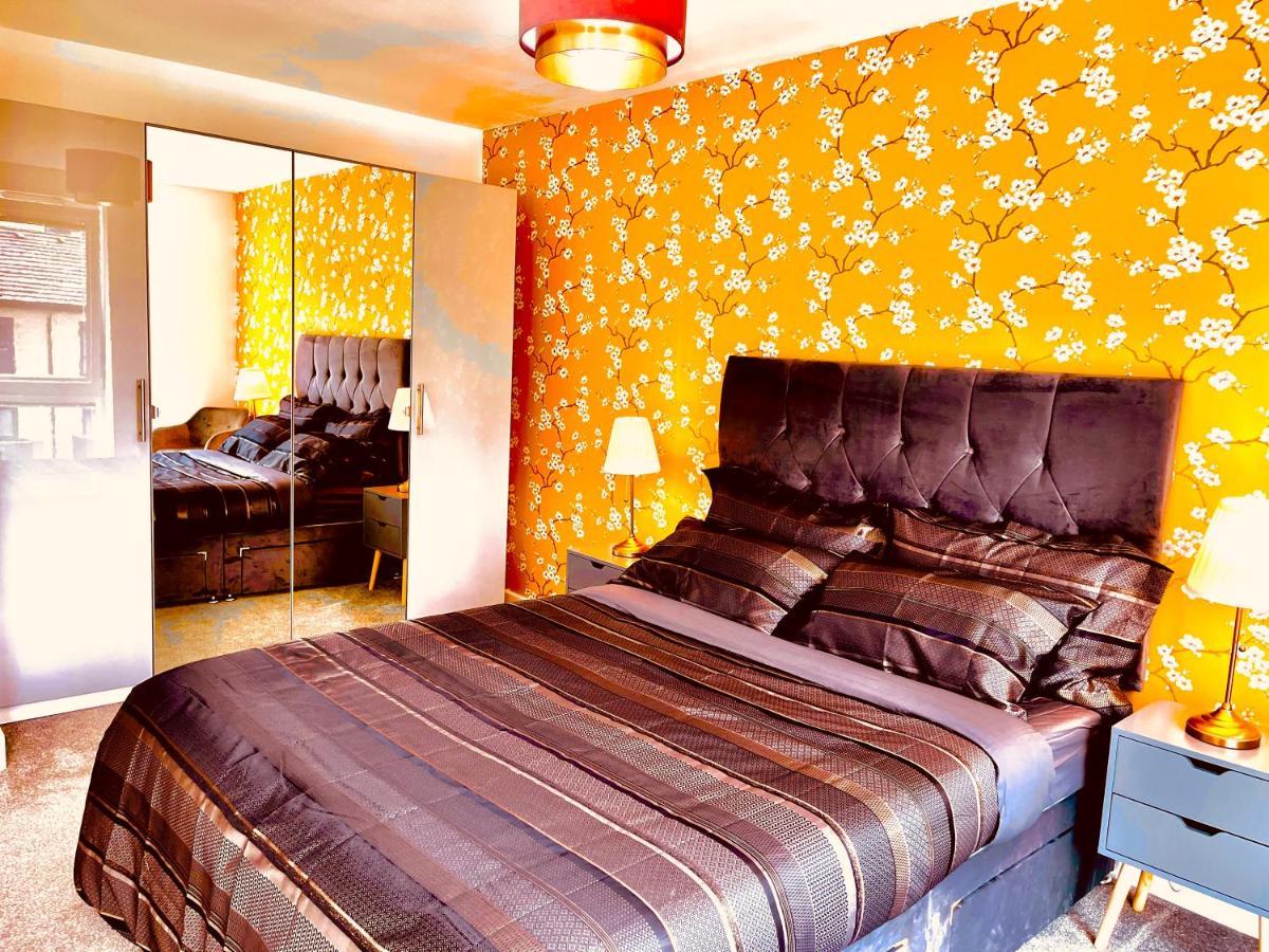 Modern Townhouse, Sleeps 4 With Parking Apartman Wakefield Kültér fotó