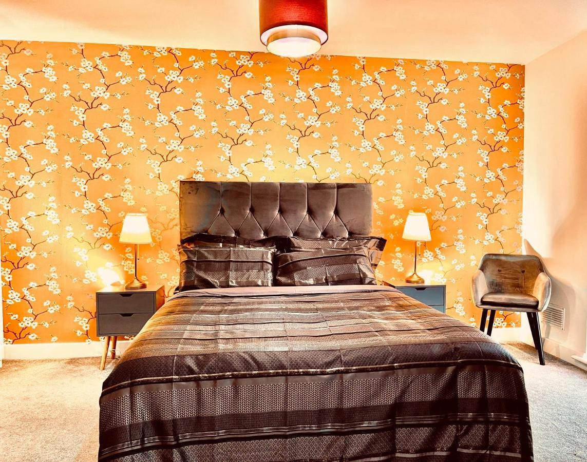 Modern Townhouse, Sleeps 4 With Parking Apartman Wakefield Kültér fotó